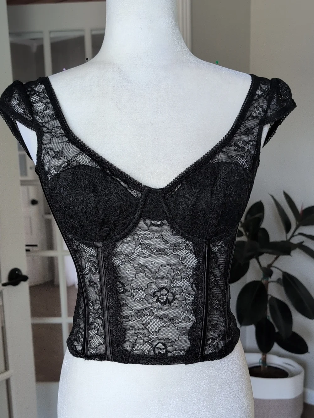 Edikted Black Lace Boned Bustier Corset Top - Small - Picture 1 of 9